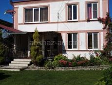 Дом 250 кв,летняя веранда 100 кв, отдельно 150 кв помещение 