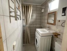 Сдается 2-х комнатная квартира в центре города сухум по ул Аидгылара 28