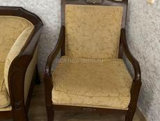 Срочно продают диваны в отличном состояний. 