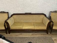 Срочно продают диваны в отличном состояний.