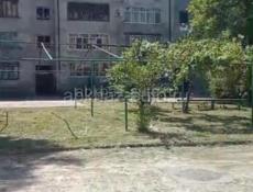 Кто хочет за домам чтоб смотрели пожалуйста позвоните нам, мы очен порядочные люди муж и жена четверо детей, можете предложить Сухумский район,, хотя бы на год на два, просим вас отзовитесь если есть такои вариант, мы гарантируем чистоту и порядок,