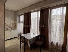 Сдается трех-комнатная квартира в районе Турбазы г. Сухум.