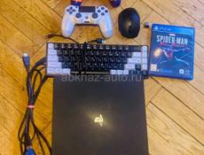 PlayStation 4 в хорошем состояние 