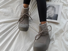 В наличии обувь