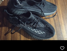 В наличии обувь