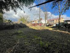 Очень хороший участок с капитальным строением 