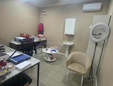 Сдам помещение со стеклянной витриной на рынке, 15м.кв