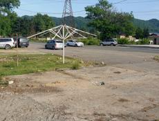 Продаю срочно большой земельный участок по центральной дороге