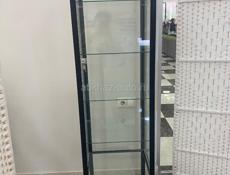 Витрина стеклянная на ключ