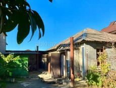 УЧАСТОК С ДОМОМ У МОРЯ В СУХУМЕ НА МАЯКЕ