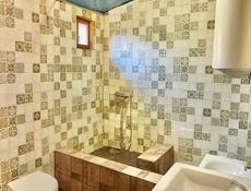 УЧАСТОК С ДОМОМ У МОРЯ В СУХУМЕ НА МАЯКЕ