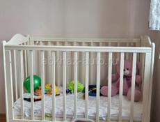 ПРОДАЁТСЯ ДЕТСКАЯ КРОВАТКА . 