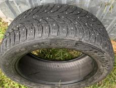 Резина Nokian 255/55/19 зимняя с шипами в хорошем состоянии 4 шт 30.000 р