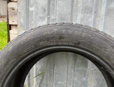 Резина Nokian 255/55/19 зимняя с шипами в хорошем состоянии 4 шт 30.000 р