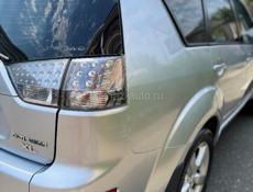Mitsubishi Outlander XL