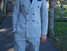 Продам костюм