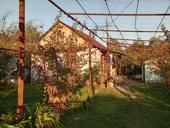 Хороший участок с домом ( под снос ) 