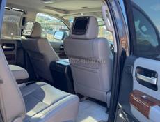 Toyota Sequoia