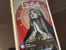 Продаю iPhone 8 + в хорошем состоянии.