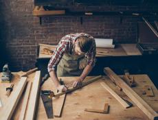 работники в столярно-слесарный цех 