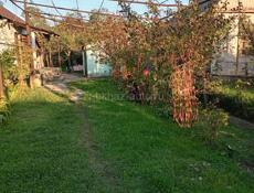 Ровный участок со строением (дом под снос )