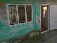 Ровный участок со строением (дом под снос )