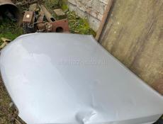 Капот на Марк икс