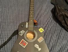 Акустическая гитара 