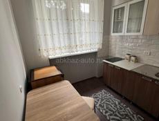 Сдаются на год 1 к.кв в Синопе и по ул.Эшба,цена 20 т.р