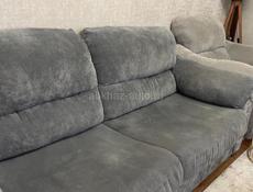 Продается диван с креслами 