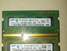 два модуля оперативной памяти Samsung SO-DIMM DDR3