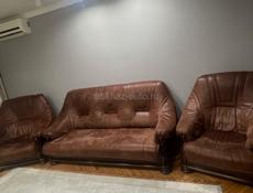 Диван с креслами 