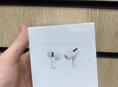 Новые наушники AirPods Pro