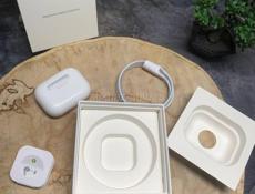 Новые наушники AirPods Pro
