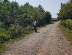 📌УЧАСТОК У ТРАССЫ ГУЛЬРИПШ С ВЕТХИМ СТРОЕНИЕМ