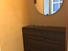 Сдаётся трёхкомнатная квартира.