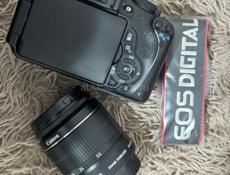 Камера *Canon 600D*