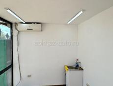 Ларек на против сухумского вокзала