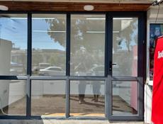 Ларек на против сухумского вокзала