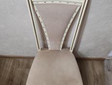 Продаётся комплект стол со стульями 