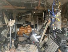 В разборе Nissan fuga 3.5