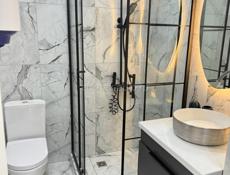 Продается двухкомнатная в центре