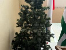 Продаётся елка 2.10 метров искусственная 