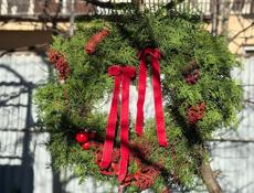 Подарочные коробки, новогодние композиции.