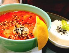 Повар с многолетней практикой. Профессиональной кухни. Способный эффективно работать. 