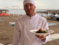 Повар с многолетней практикой. Профессиональной кухни. Способный эффективно работать. 