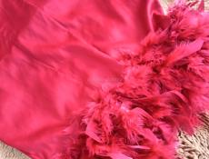 Платье атлас. Очень красивое на выход. Не подошёл по размеру. 