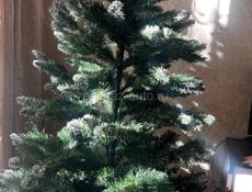 Продам елку и гирлянду -росу