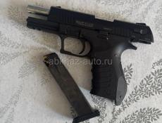 охолощенный пистолет  Blow Tr 92 autо 