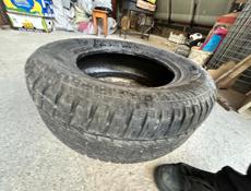 Продам шины в идеальном состоянии размер R18 2шт 